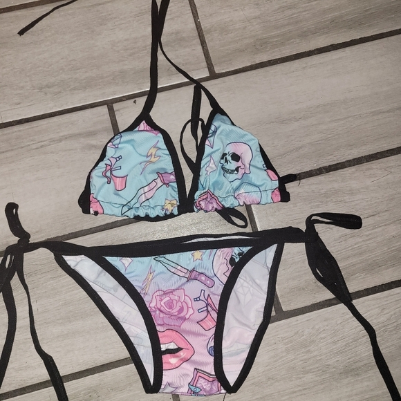Bikini Set - Skulls Makeup Size Small - Picture 1 of 1